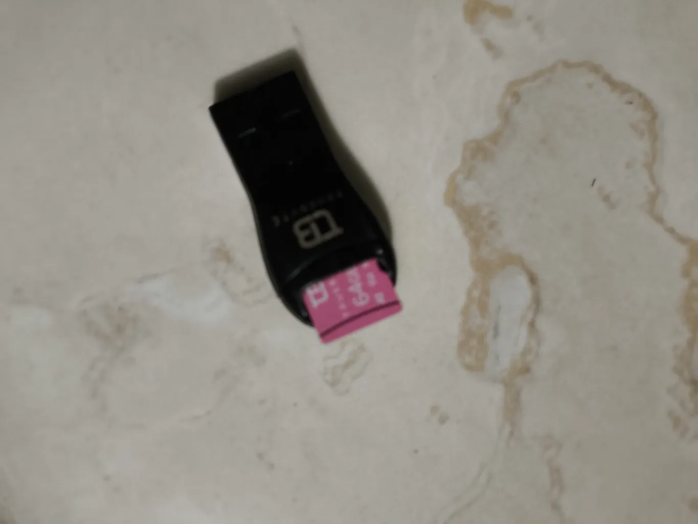 کارت حافظه microSD XC تروبایت مدل 633X-A2-V30 کلاس 10 استاندارد UHS-I U3 سرعت 95MBps ظرفیت 64 گیگابایت به همراه کارت‌خوان