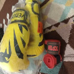 تجریه خرید دستکش بوکس ونوم مدل V400