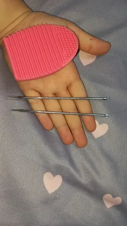 پیلینگ صورت مدل P2 مجموعه دو عددی به همراه پد شستشوی برس آرایشی مدل B1