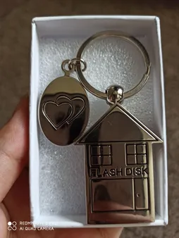 فلش مموری طرح خانه مدل UM-020 ظرفیت 32 گیگابایت