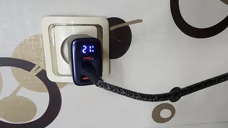 شارژر دیواری 30 وات مک دودو مدل CH-218