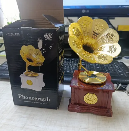 جعبه موزیکال طرح گرامافون مدل کوکی کد G10
