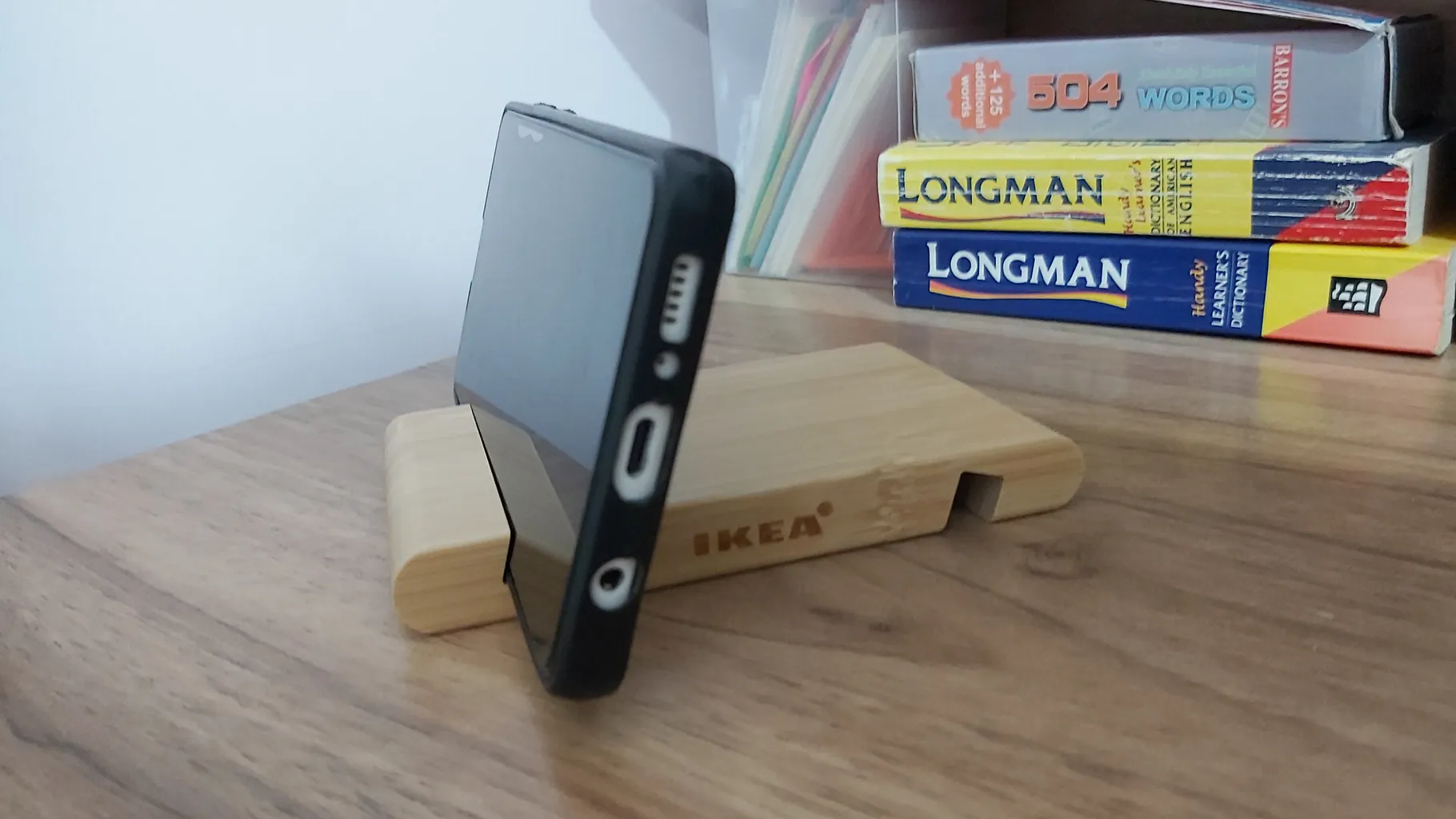 پایه نگهدارنده گوشی موبایل و تبلت ایکیا مدل چوبی بامبو 799