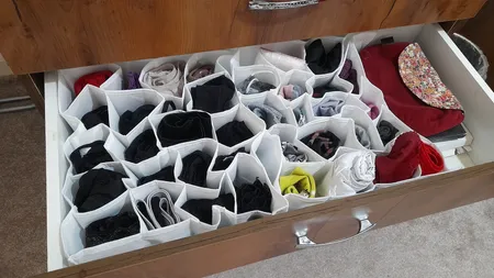 نظم دهنده جوراب و لباس زیر مدل 7luxe01