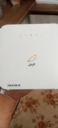 مودم 4G LTE همراه اول مدل HA4100 به همراه کارت هدیه فعالسازی سیم کارت اعتباری و 70 گیگابایت اینترنت هدیه