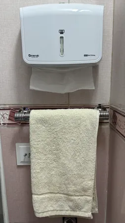 آویز حوله مدل پایه خط دار کد 2540