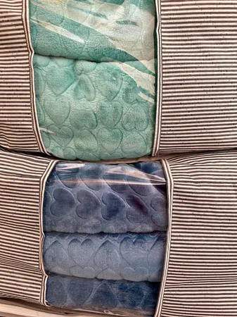 پتوی نرمینه بافت مدل نگین کد11 طرح قلبی سایز 155x215 سانتی متر