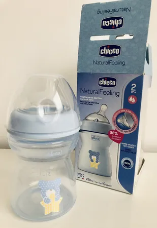 شیشه شیر چیکو مدل نچرال فیلینگ گنجایش 250 میلی لیتر