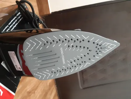 اتو بخار ای ای سی مدل AEC-S8002