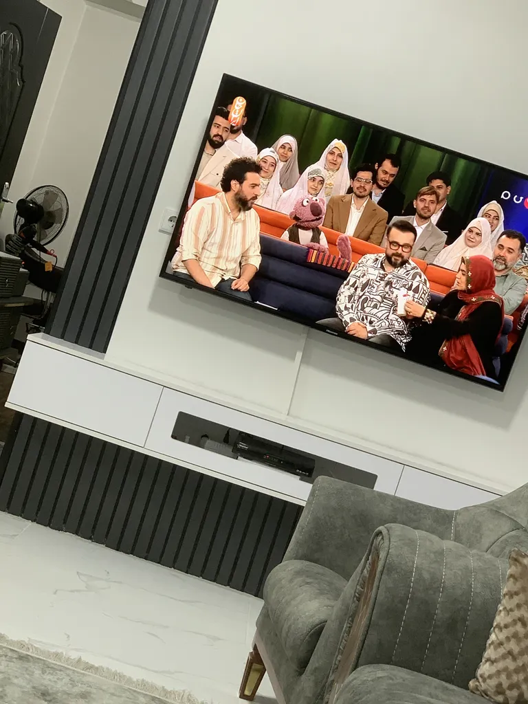 میز تلویزیون دیواری مدل DL994M