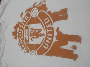 تجریه خرید تی شرت طرح منچستر یونایتد colour splash مدل B 770815