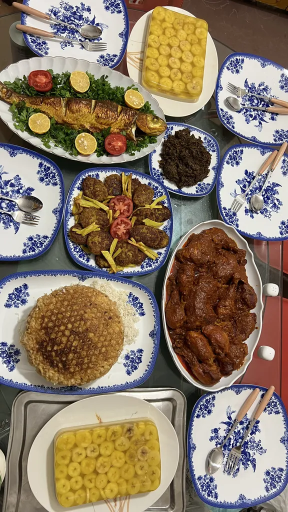 سرویس چینی 27 پارچه غذاخوری چینی زرین ایران سری کواترو مدل فلورانس درجه عالی