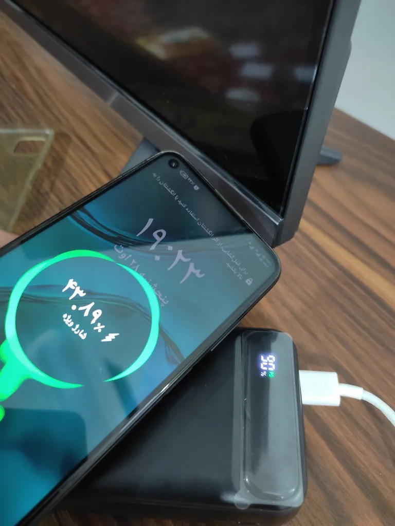 پاوربانک 22.5 وات ریمکس مدل RPP-660 ظرفیت 30000 میلی آمپر ساعت