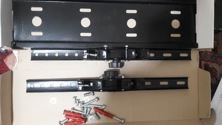 پایه دیواری تلویزیون  مدل T-J300 مناسب تلویزیون های 32 تا 65 اینچ