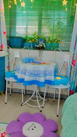 میز و صندلی ناهارخوری دو نفره مدل پاپیون