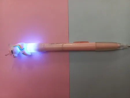 مداد نوکی 0.7 میلی متری مدل چراغ دار طرح یونیکورن