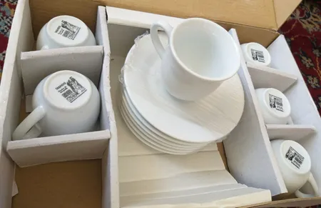 ست فنجان و نعلبکی 12 پارچه شرکت صنایع چینی تقدیس مدل RL60