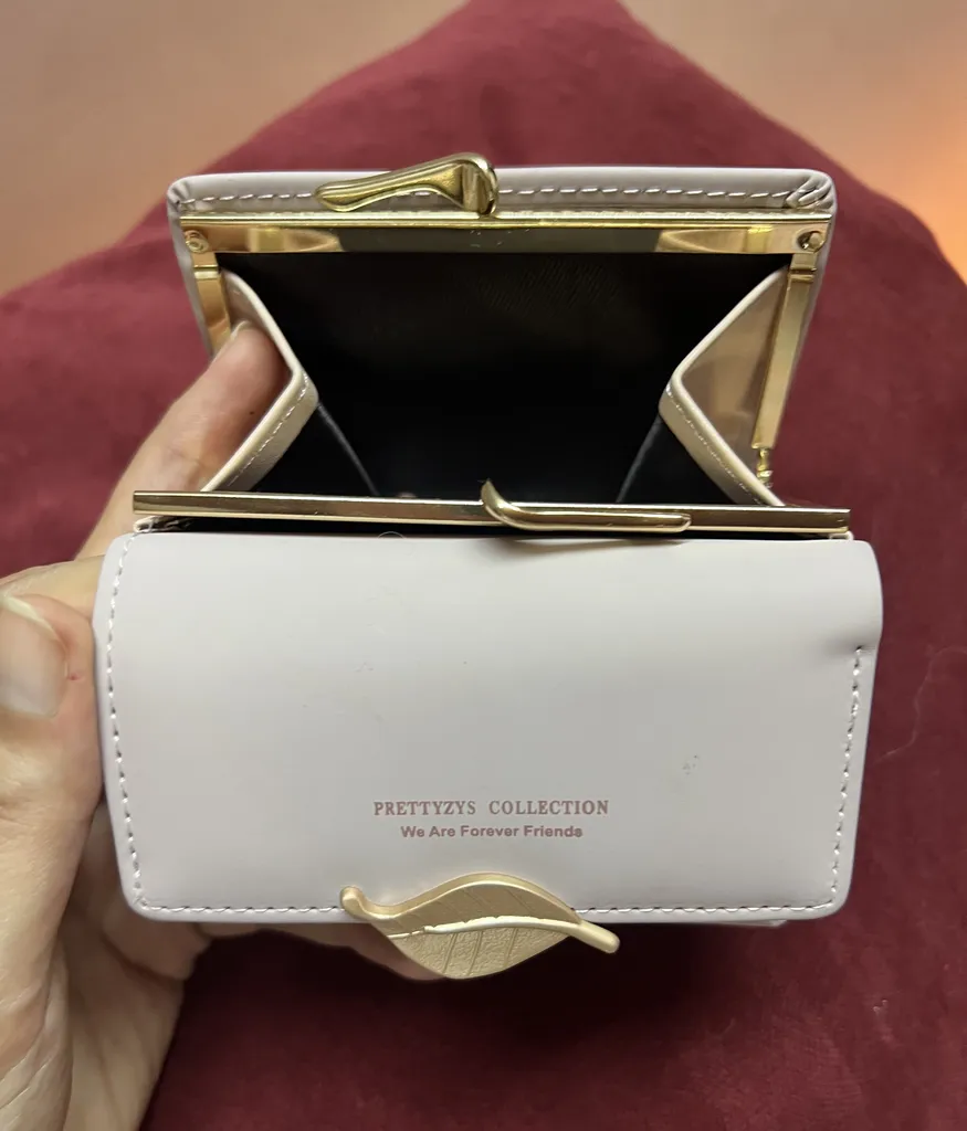 کیف پول زنانه پرتیزس طرح برگ کد 2020009