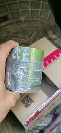 کرم مرطوب‌کننده دست و ناخن نئودرم مدل Olive Dex حجم 150 میلی‌لیتر