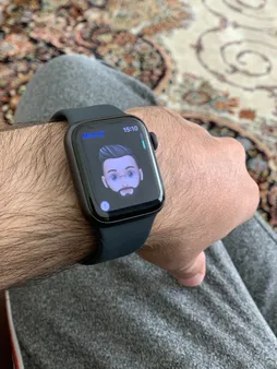 ساعت هوشمند اپل مدل SE دارای قابلیت های صفحه نمایش لمسی بند سیلیکون