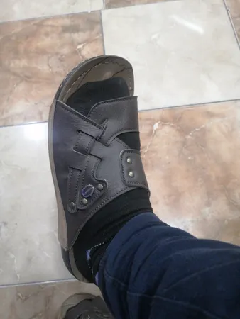 صندل مردانه شهپر مدل سورنا کد 3555 رنگ قهوه ای