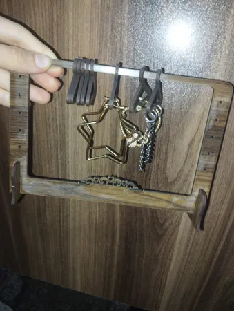 استند جواهرات مدل فروردین طرح چوب لباسی