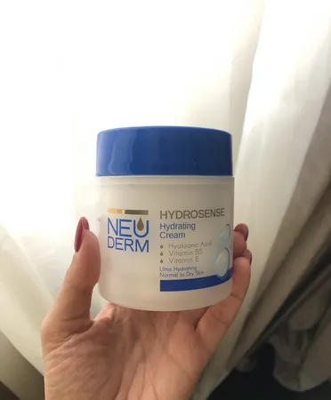 کرم مرطوب‌کننده نئودرم مدل Hydrosense حجم 150 میلی‌لیتر