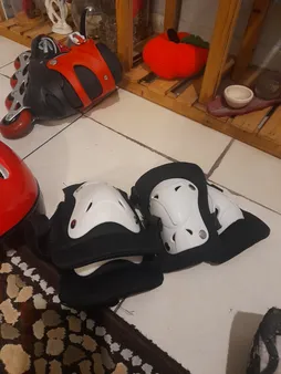 اسکیت کفشی مدل استریت tsma به همراه کلاه و لوازم ایمنی اسکیت