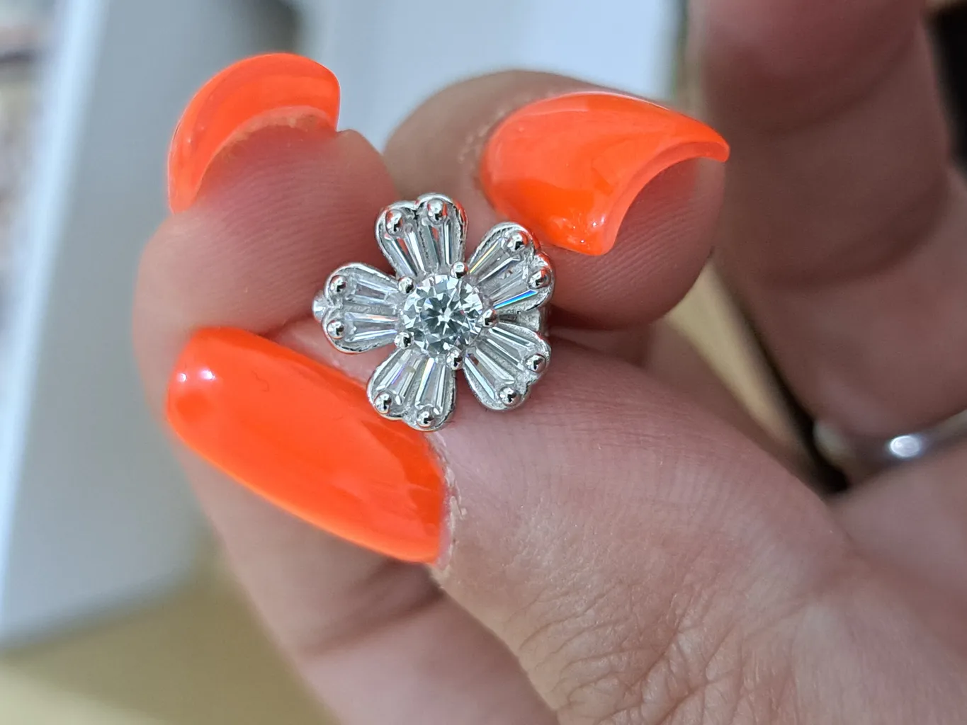 گوشواره نقره زنانه جی تی ای مدل جی نایس 30