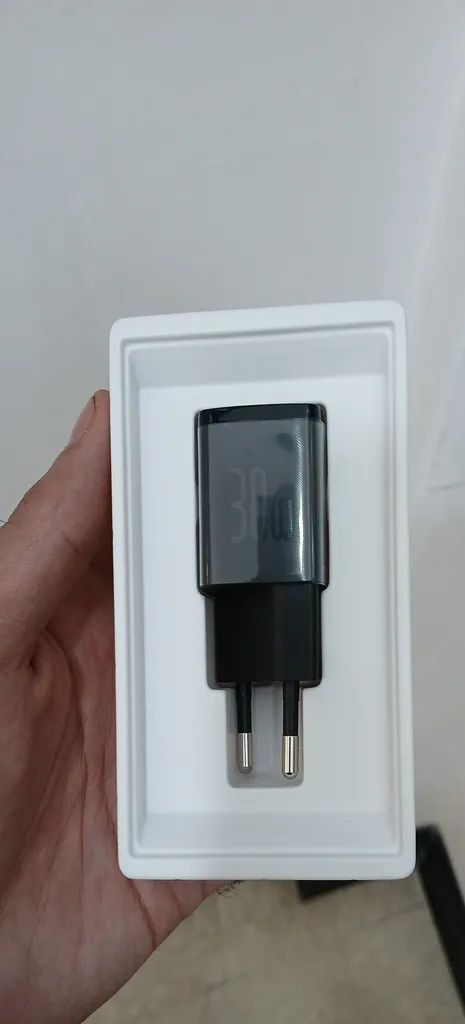 شارژر دیواری 30 وات باسئوس مدل Cube Pro