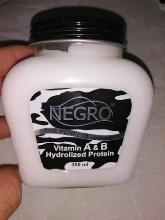 کرم ترمیم کننده مو نگرو مدل strong حجم 350 میلی لیتر