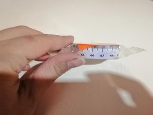 چرخ خیاطی دستی و ملزومات خیاطی