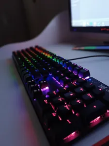 تجریه خرید کیبورد مخصوص بازی اونیکوما مدل G27 RGB، مکانیکال سوییچ آبی، Full size، نورپردازی RGB