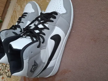 کفش مخصوص دویدن مدل Air Jordan 1 Mid Light Smoke