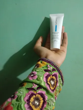 کرم آبرسان ژیناژن مدل HC حجم 50 میلی‌لیتر