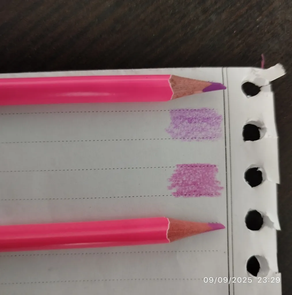 مداد رنگی 48 رنگ کی ام تی مدل TRIPLUS ARTIST طرح رنگین کمان