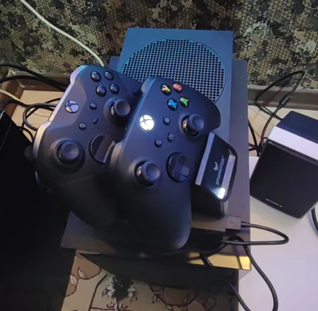 پایه شارژر اسپارک فاکس مدل W20X504 مناسب برای دسته بازی Xbox Series X / S