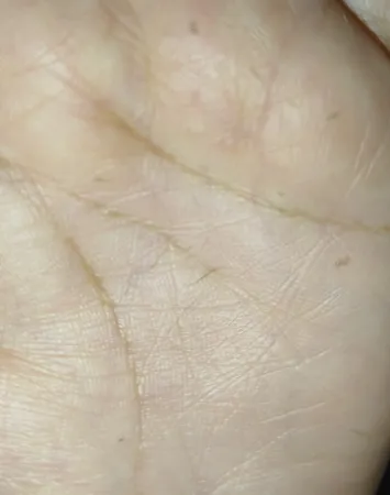 سرم رطوبت رسان پوست فور اور لیدی مدل آبرسان، حاوی هیالورونیک اسید و ویتامین B5 حجم 30 میلی لیتر