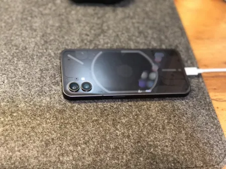 گوشی موبایل ناتینگ مدل Phone 1 دو سیم کارت ظرفیت 256 گیگابایت و رم 8 گیگابایت