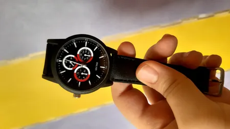 ساعت مچی عقربه ای زنانه و مردانه والار کد LF2872