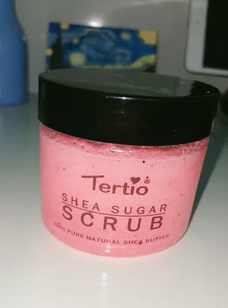 اسکراب لایه بردار پوست ترتیو مدل توت فرنگی شی باتر وزن 320 گرم