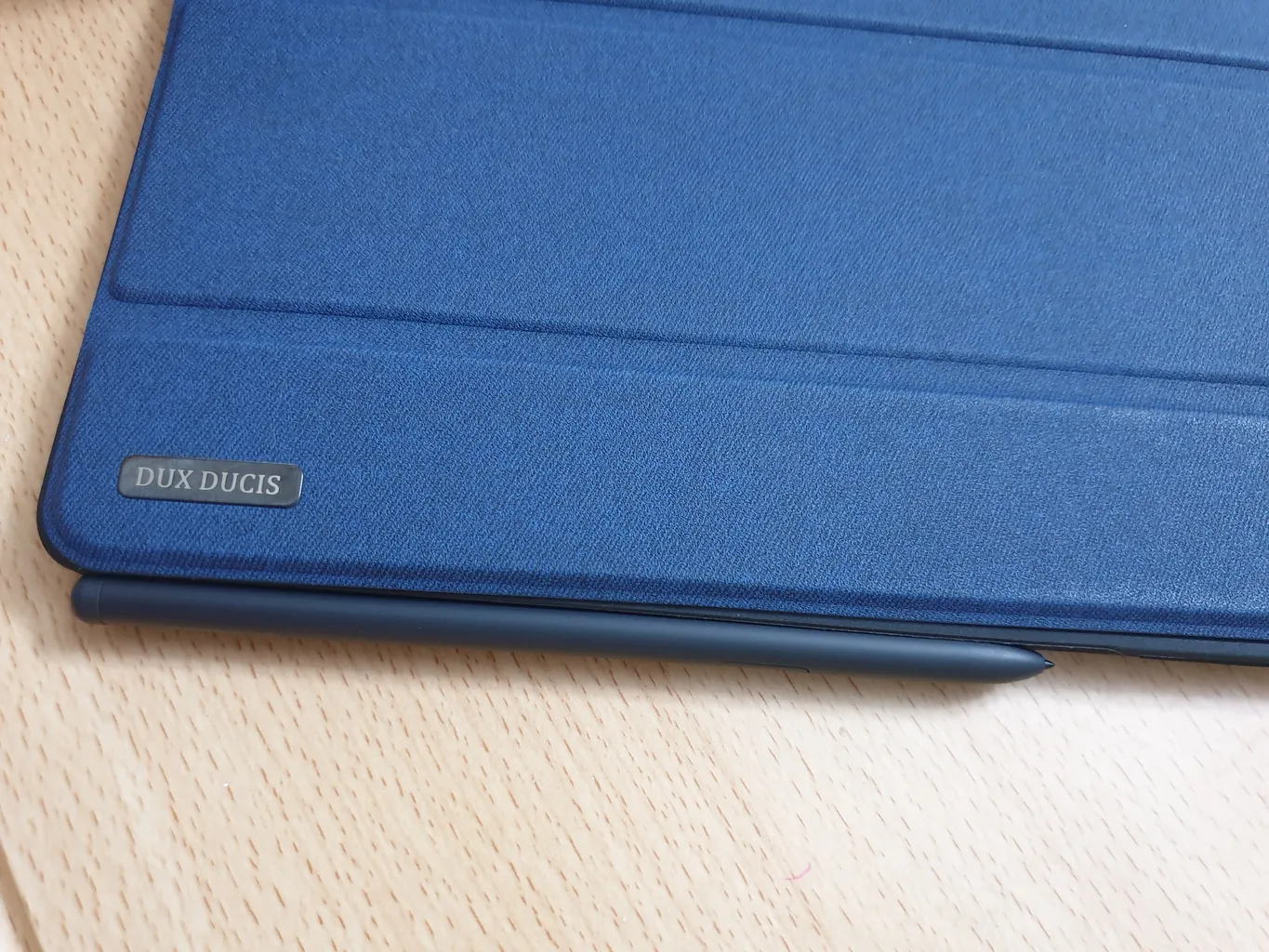 کیف کلاسوری دوکس دوکیس مدل Tri-Fold مناسب برای تبلت سامسونگ Galaxy Tab S6 Lite