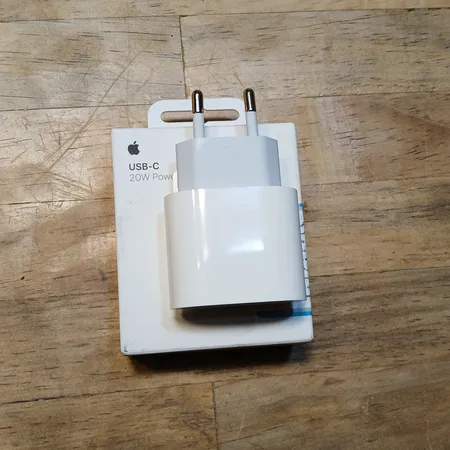 شارژر دیواری 20 وات اپل مدل 20W USB-C