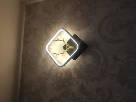 چراغ دیواری مدل ال ای دی طرح گوزن