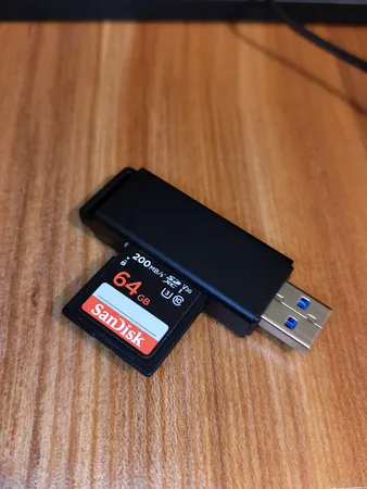 کارت‌خوان یوگرین مدل CM104-40752