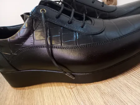 کفش طبی زنانه چرم عطارد مدل چرم طبیعی کد SH44