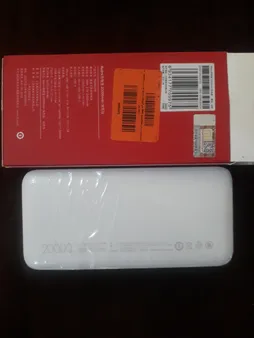 پاوربانک 18 وات شیائومی مدل Redmi ظرفیت 20000 میلی آمپرساعت به همراه کابل تبدیل microUSB