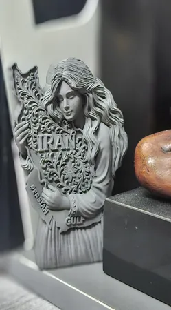 مجسمه مدل ایراندخت