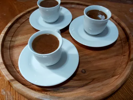 ست فنجان و نعلبکی 12 پارچه شرکت صنایع چینی تقدیس مدل RL60