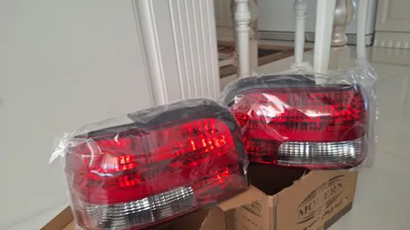 چراغ خطر عقب بهساز نور مدل km20 مناسب برای پراید 131 بسته 2 عددی